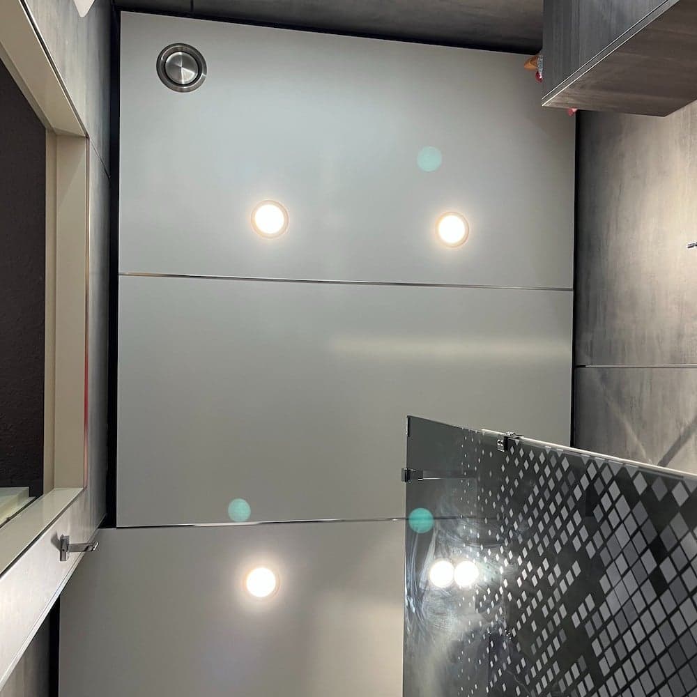 Faux plafond en HPL1