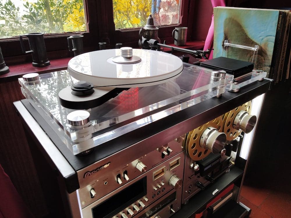 Platine vinyle design et moderne en plexiglass 6