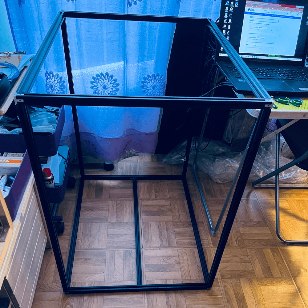 Armoire profilée pour imprimante 3D en plexiglass et aluminium