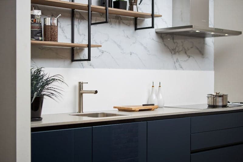 Credence cuisine plexiglass blanc