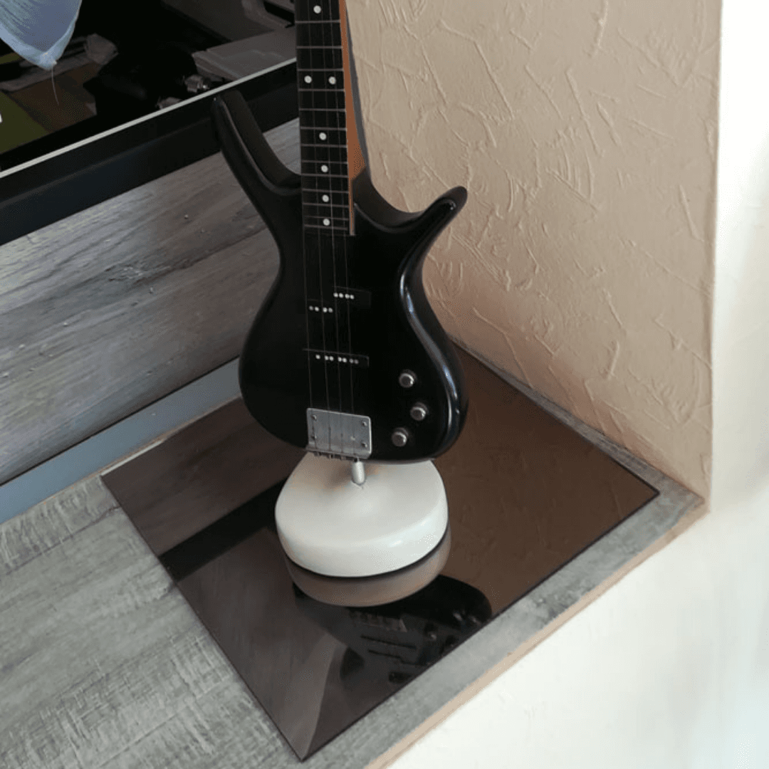 Décorer les fenêtres de la véranda avec du plexiglass miroir