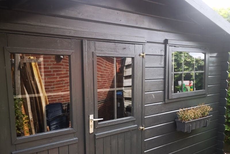 De jolies idées de jardin des fenêtres de maison de jardin remplacees par du plexiglas