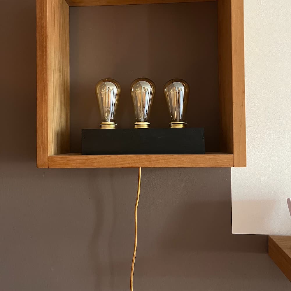 Lampe design en plexiglass 1