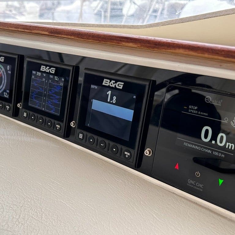 Fascia pour instruments de bateau2 en plexiglass noir