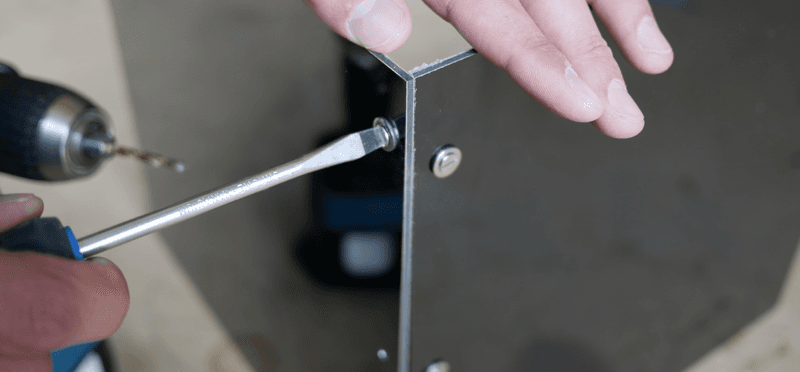 Fixation de Dibond etape 4