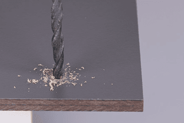 Fixation des pieces a l aide de vis