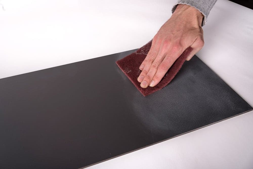 HPL peindre - Préparer le plastique