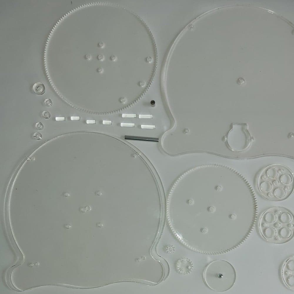 Horloge en plexiglass3