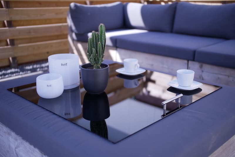 Idées de jardin mignonnes plateau hocker en plexiglas