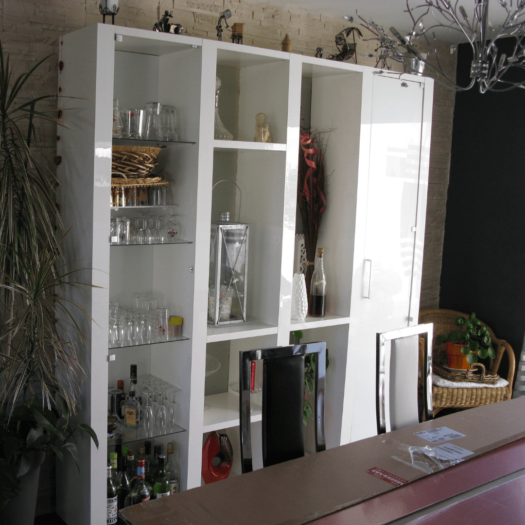 Réalisation de portes de vitrine en panneaux Dibond®