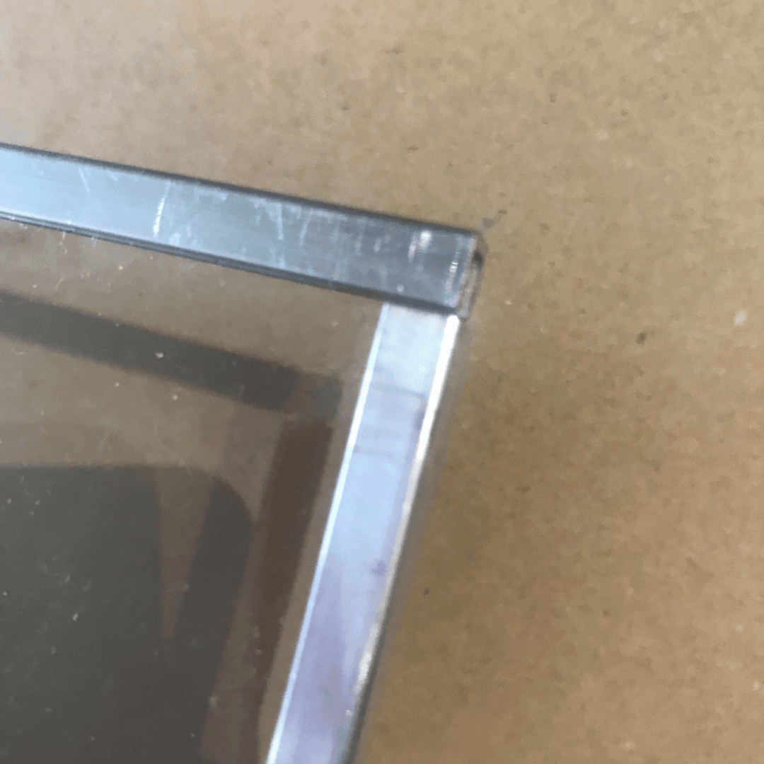 Réalisation d’une chatière pour chien avec du polycarbonate