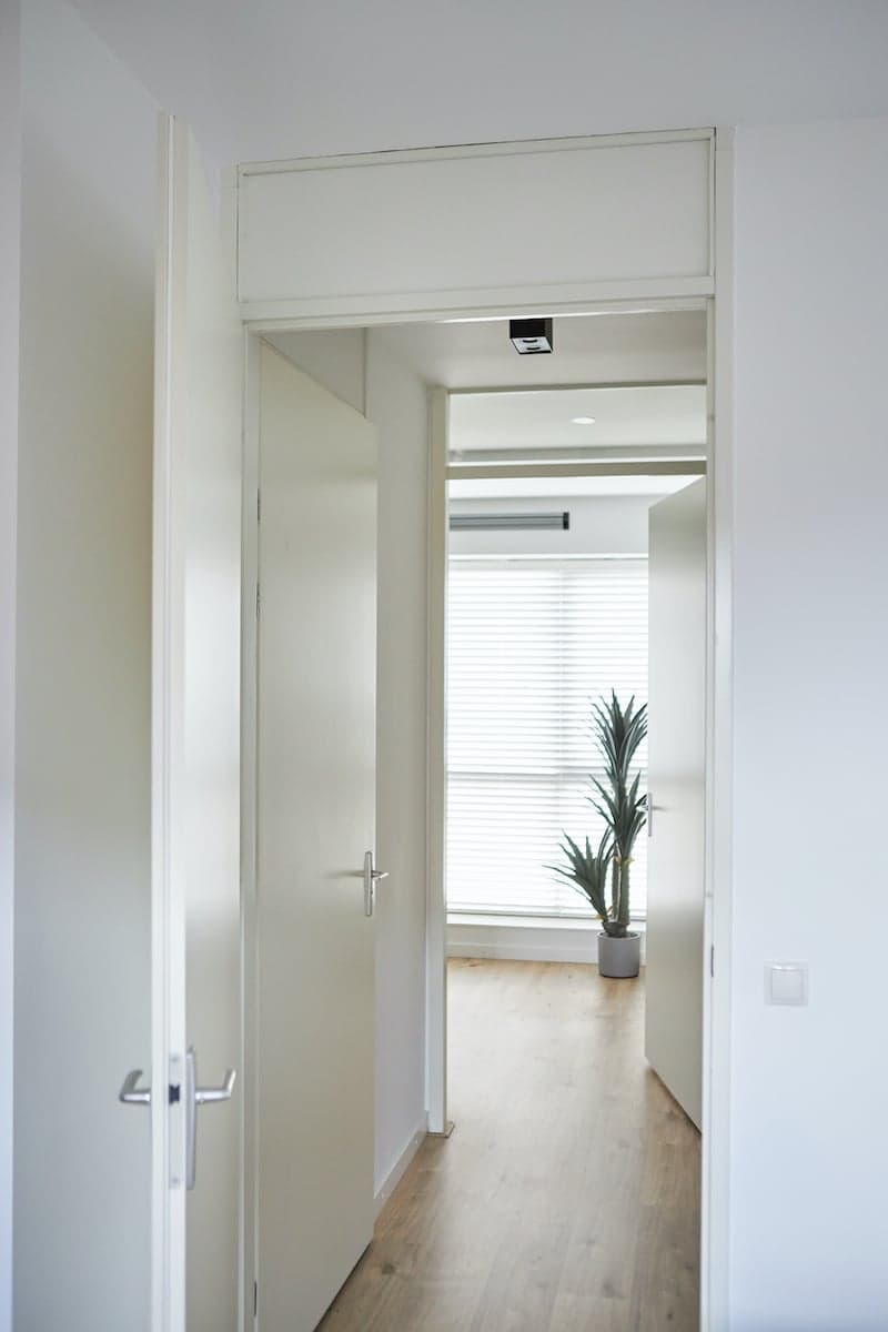 Remplacer une fenetre au-dessus d une porte par HPL