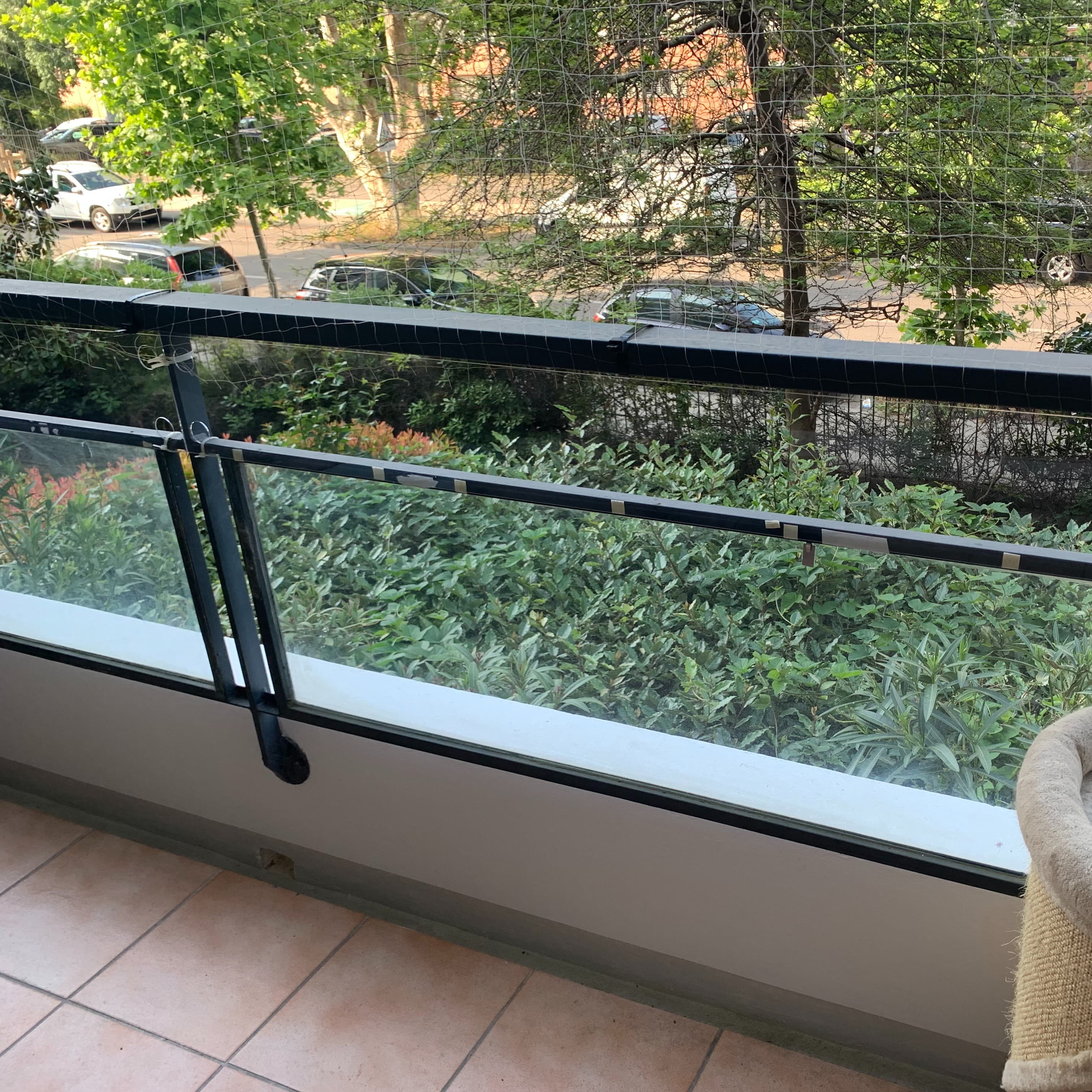 Sécuriser un balcon avec des plaques de plexiglass01