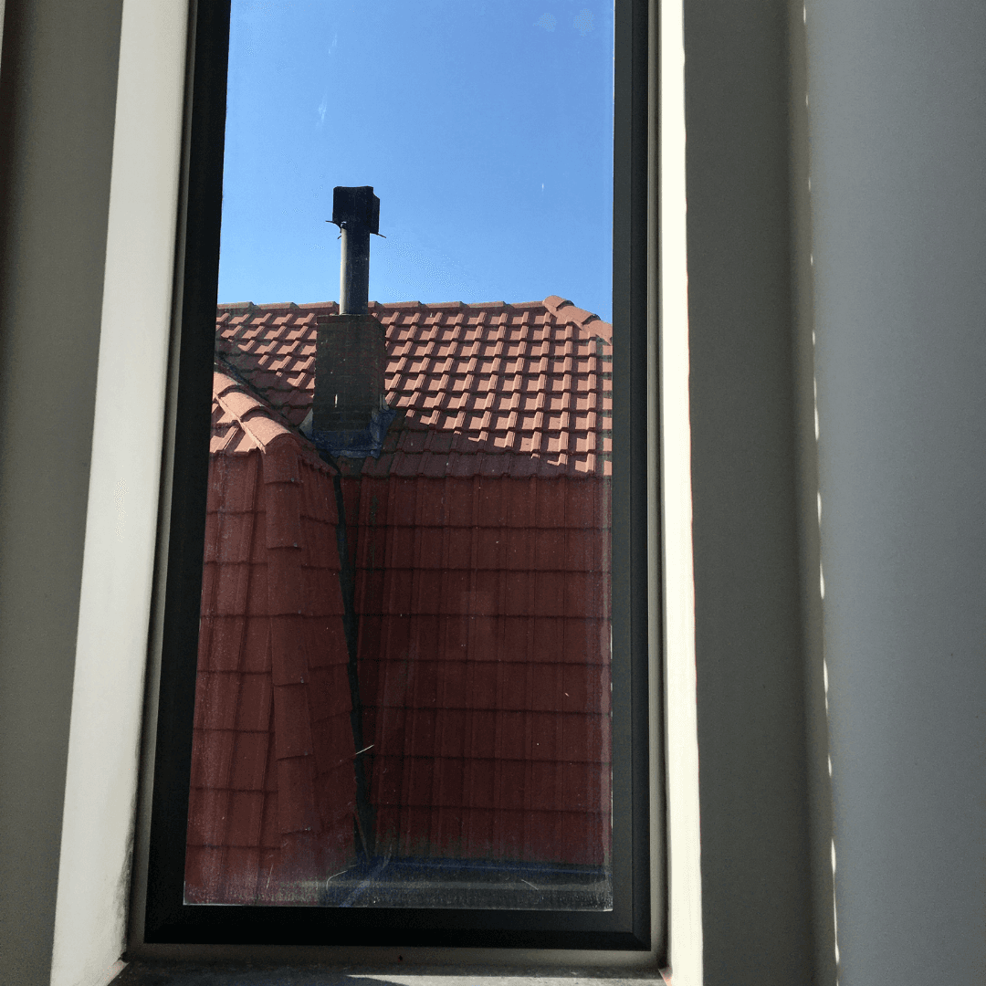 Survitrage plexiglass avec cadre magnétique en aluminium