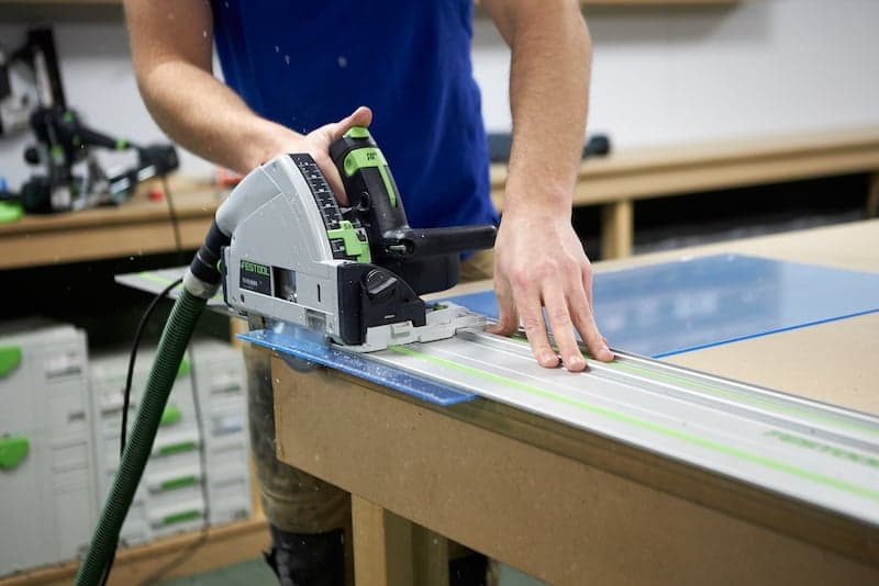 Usinage plastique - Sciage de polycarbonate