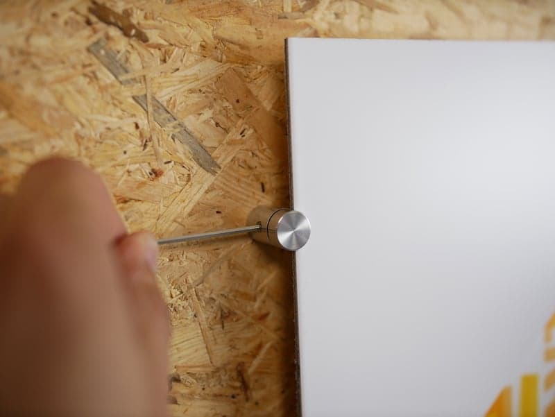 accrocher tableau blanc en plastique