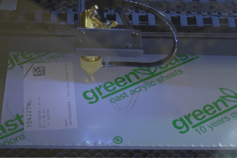 Fabrication dun moule pour le laser en époxy plexiglas