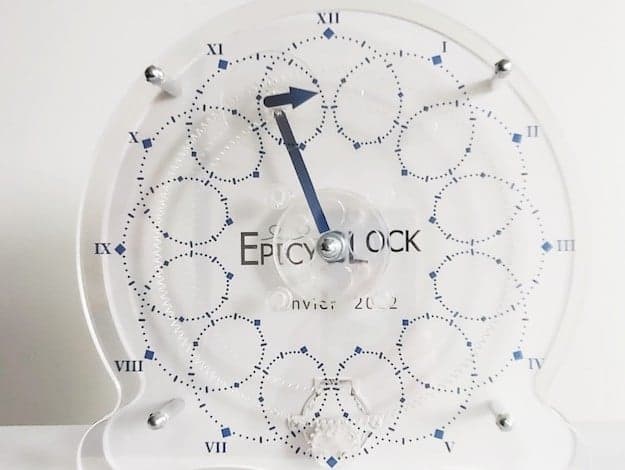 Horloge en plexiglass2