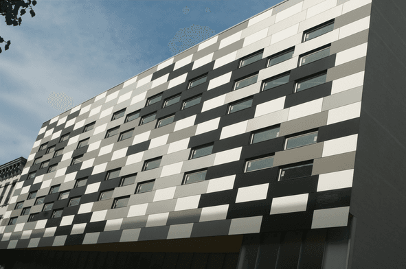Les différences entre Trespa® Meteon®, Izeon®, Athlon® et Virtuon®