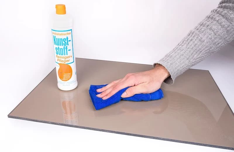 Nettoyer du plexiglass - voici comment faire !