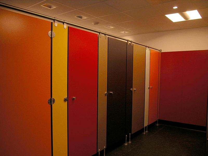 Paroi de douche en plastique