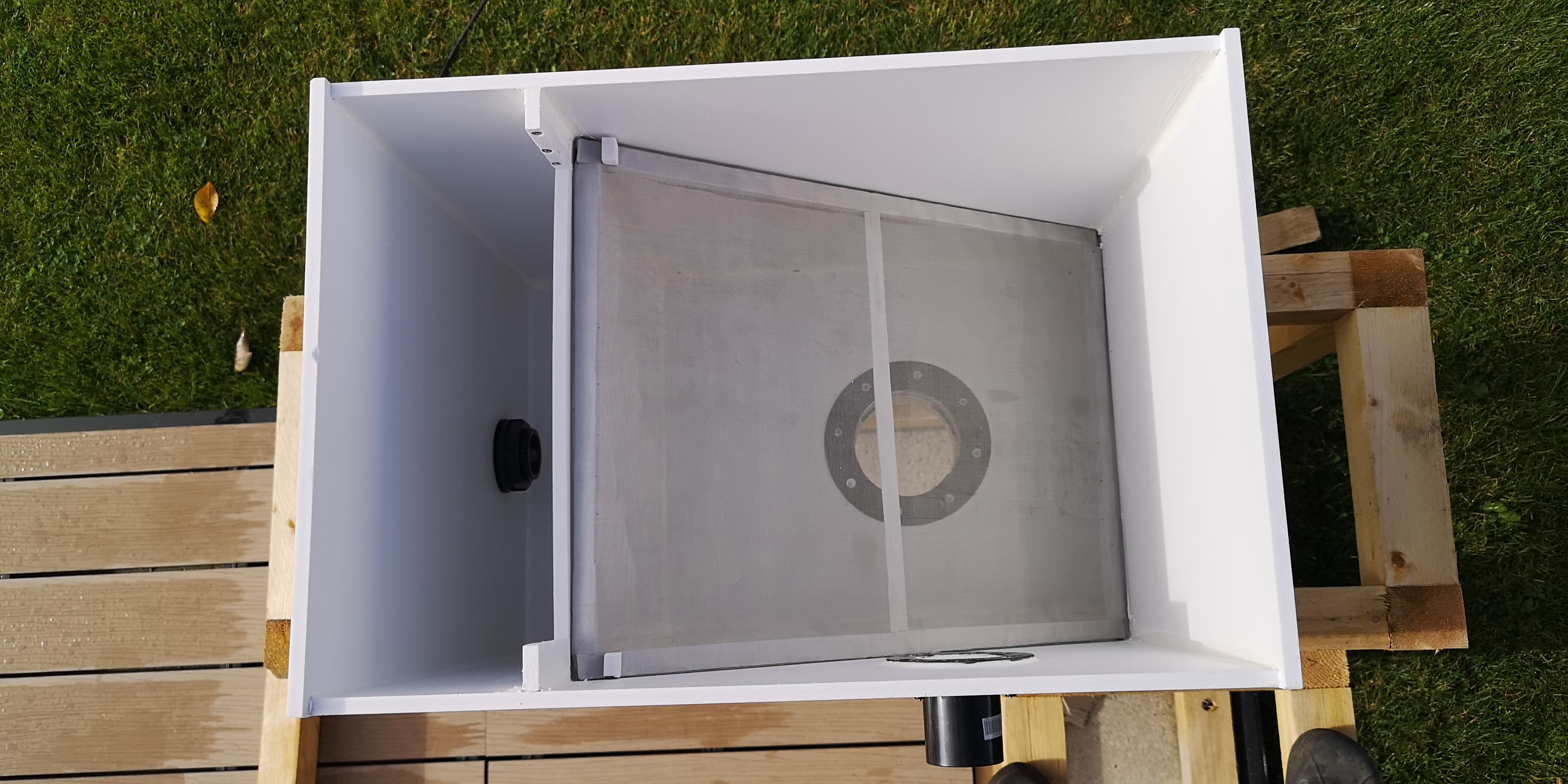 Réalisation d’un filtre à grille pour bassin à carpes koïs en PVC expansé