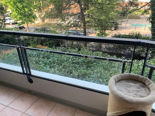 Sécuriser un balcon avec des plaques de plexiglass01