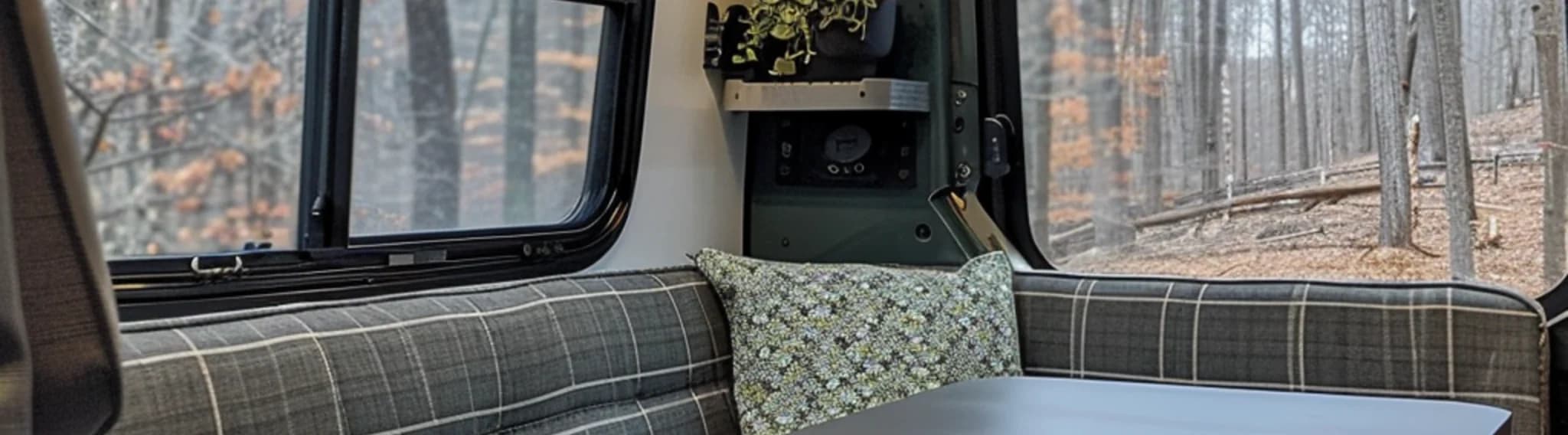 aionlineplasticsgroup_create_a_photo_of_a_camper_table_top_in_09f3e55c-15ae-4d87-8e38-1a54f2610dfe_2