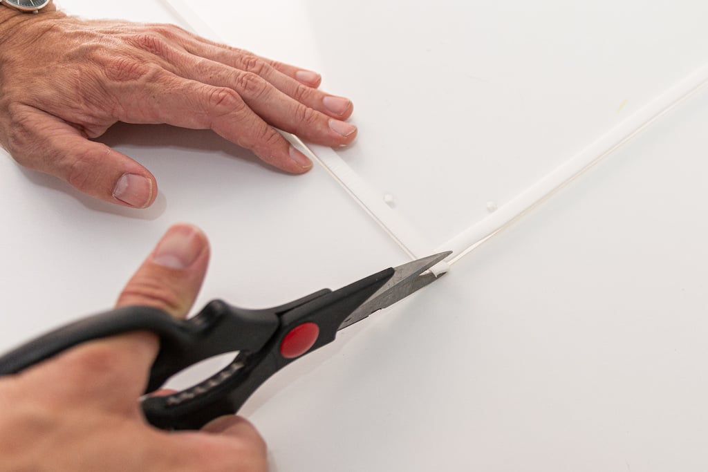 Fixation de survitrage avec des vis - appliquer joint isolant