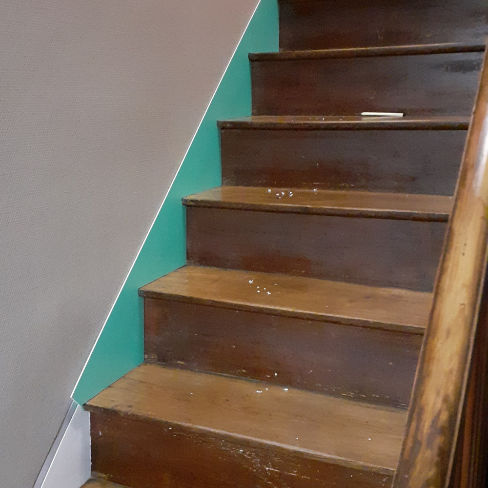 Rénovation d’un escalier en bois avec du PVC