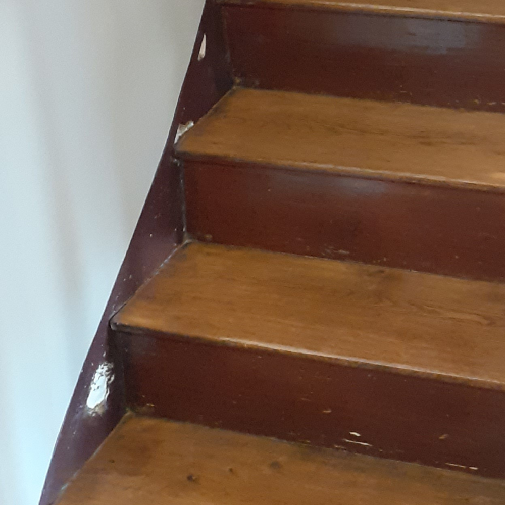 Rénovation d’un escalier en bois avec du PVC
